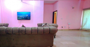 Royal Suites 3Bedroom apartment with UPS&AirCon